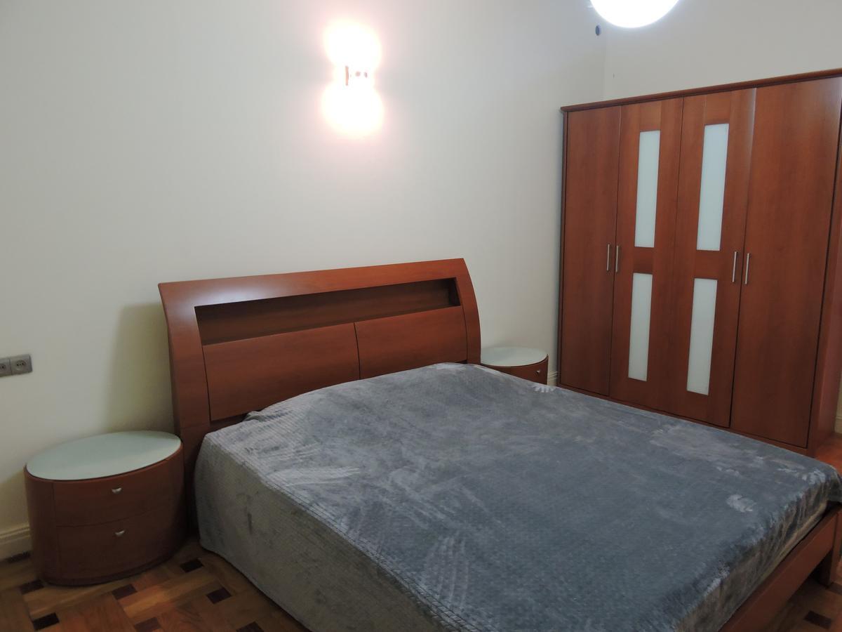 Ferienwohnung 1 Shota Rustaveli Avenue Tbilisi Exterior foto